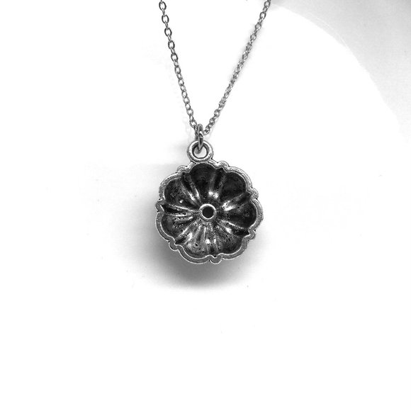 Baking Bundt Pan Charm Necklace - Picture 3 of 3